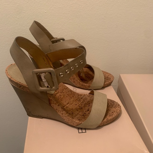 BCBG Wedges - Picture 2 of 4